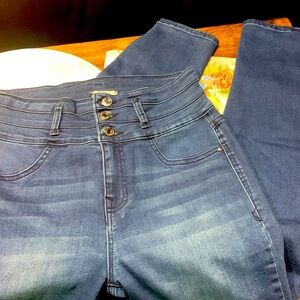 Women’s Angels forever young Shape skinny jeans sz10/30
